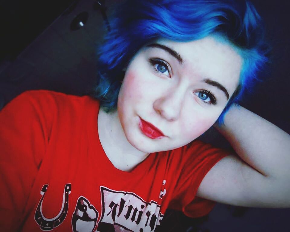 Blue hair *o*