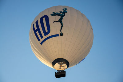 hot air balloon