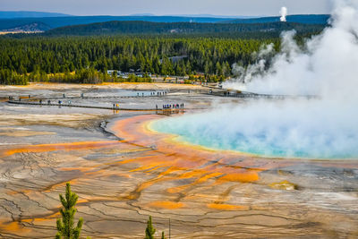 Grand prismatic spring in yellowstone national park