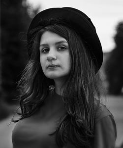 Close-up portrait of young woman