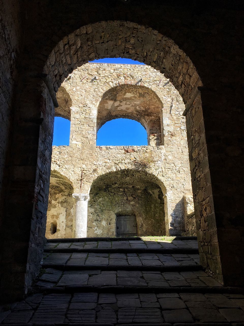 sunlight, architecture, built structure, history, arch, no people, building exterior, outdoors, day, sky