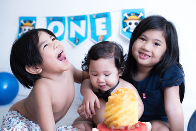 Portrait of cute girl smiling