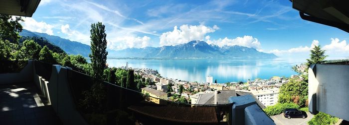 Panoramic view of lake and mountains against sky