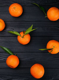 Directly above shot of oranges on table