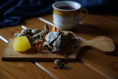 Javanese spice drink, consisting of ginger, cinnamon, cloves and others