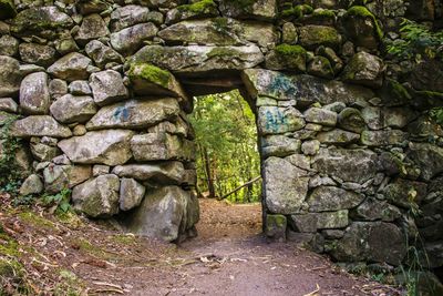 Stones on stone wall