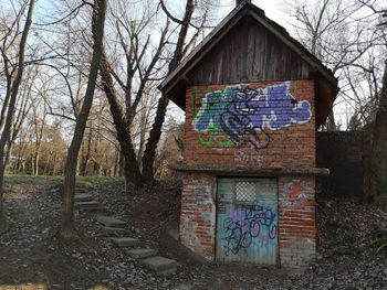 Graffiti on wall of building