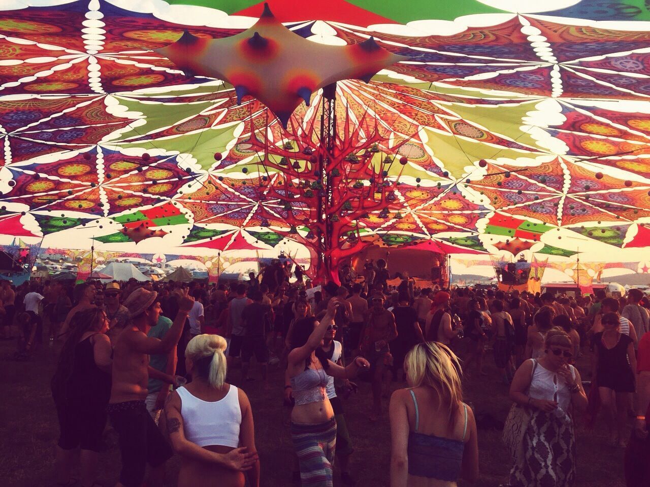 CROWD AT AMUSEMENT PARK