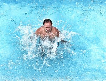 Water splashing in water