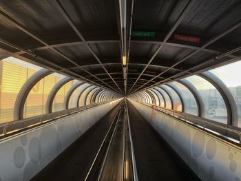 Moving walkway connecting halls at düsseldorf international trade fair