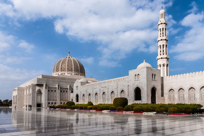 Mosque reflexion 