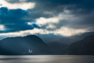 Island in lake bled. dreamlike atmosphere for the church of s. maria assunta. slovenia