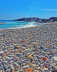 Surface level of rocks on shore