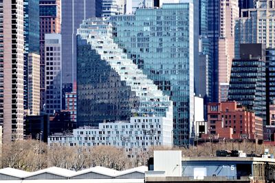 Steps shape residential building