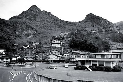 Road leading towards mountains