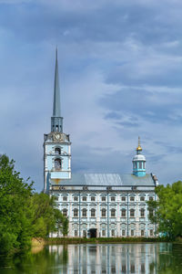 Church of peter and paul in peter and paul park in yaroslavl, russia