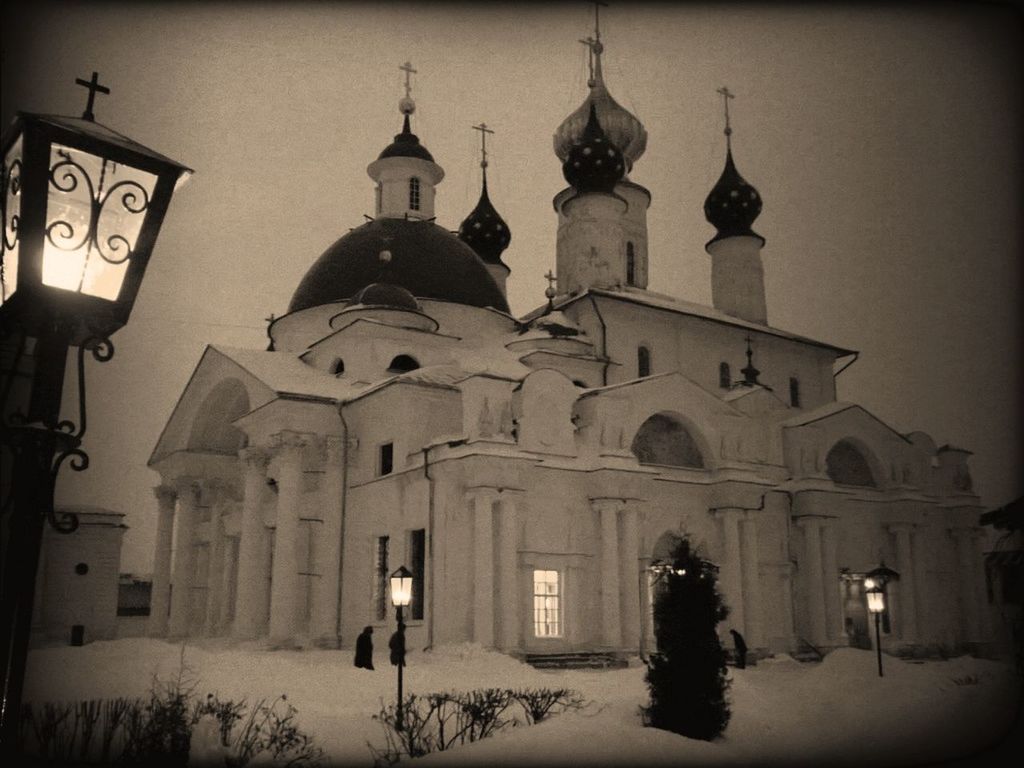 place of worship, religion, church, spirituality, architecture, building exterior, built structure, cross, walking, cathedral, dome, islam, men, facade, travel destinations, winter