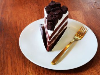 Close-up of cake in plate on table