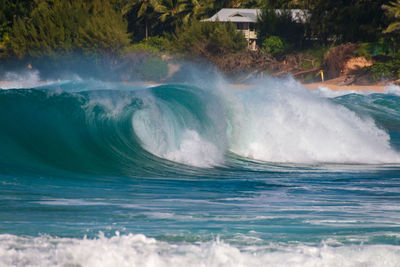 Waves splashing in sea