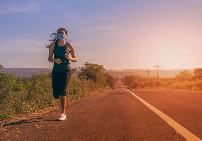 Woman jogging in the park. healthy lifestyle and sports concepts.