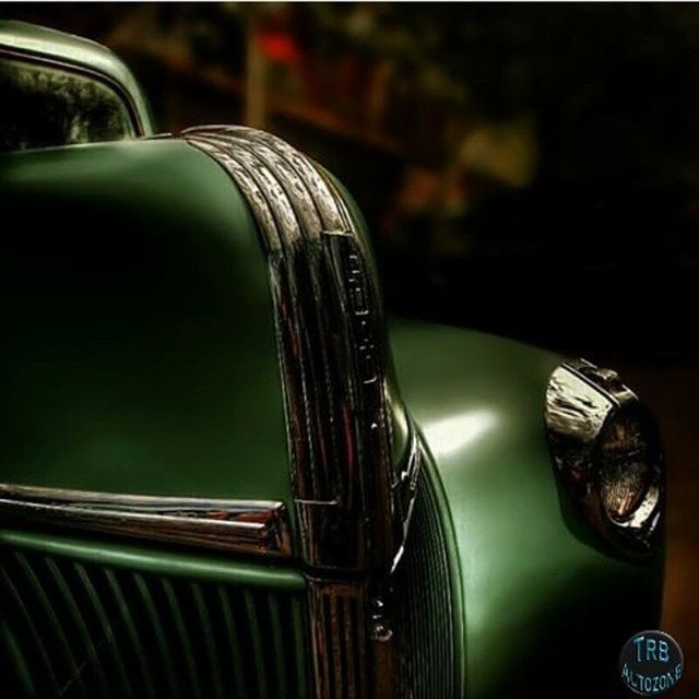 close-up, car, land vehicle, transportation, focus on foreground, reflection, mode of transport, glass - material, headlight, part of, shiny, old-fashioned, retro styled, selective focus, no people, transparent, indoors, detail, vintage car, technology