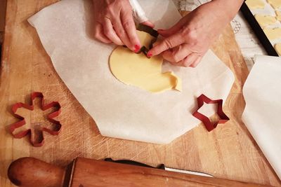 Midsection of woman preparing food