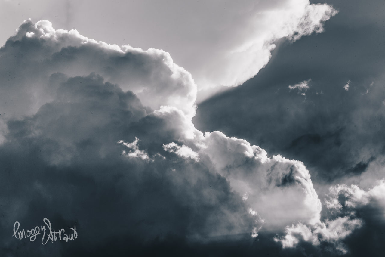 LOW ANGLE VIEW OF CLOUDSCAPE AGAINST SKY