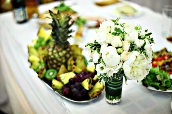 indoors, freshness, food and drink, food, healthy eating, close-up, selective focus, still life, focus on foreground, table, ready-to-eat, vegetable, plate, variation, bowl, no people, abundance, salad, high angle view, leaf