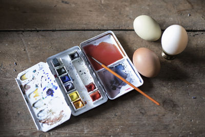 Watercolor paints and eggs