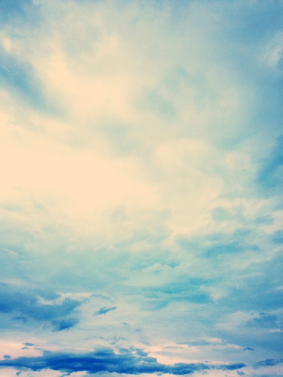 sky, cloud - sky, low angle view, tranquility, beauty in nature, scenics, sky only, tranquil scene, nature, cloudy, blue, backgrounds, cloudscape, full frame, cloud, idyllic, outdoors, no people, white color, day
