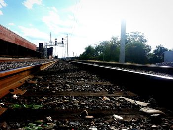 Surface level of railroad tracks