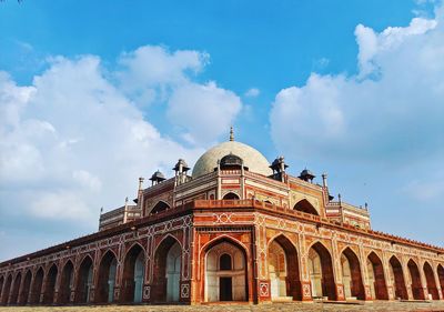 Humayun tomb and clouds