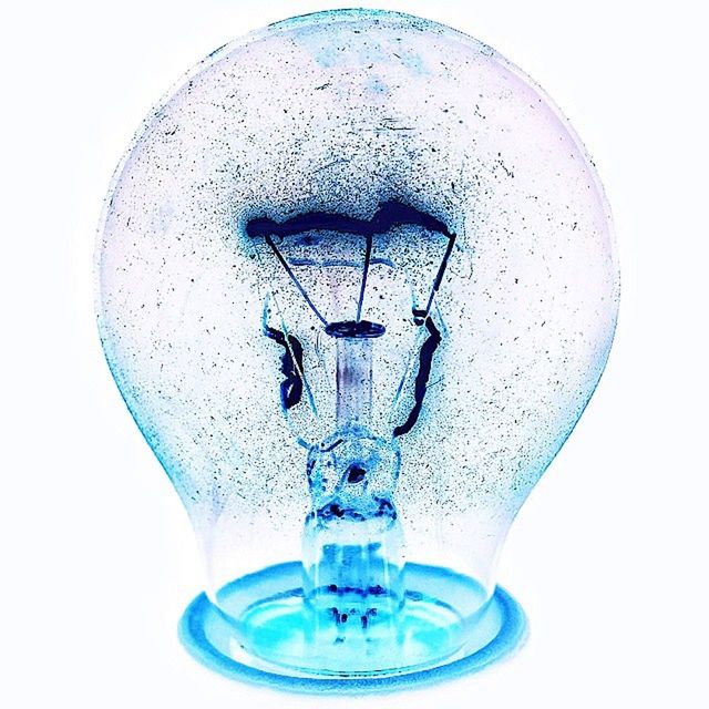 studio shot, white background, close-up, blue, glass - material, single object, copy space, transparent, circle, reflection, indoors, sphere, still life, bubble, ideas, water, shape, art and craft, no people, creativity