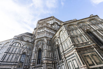 Detail view of the basilica of santa maria del fiore in the city center