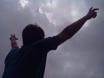 Low angle view of cloudy sky