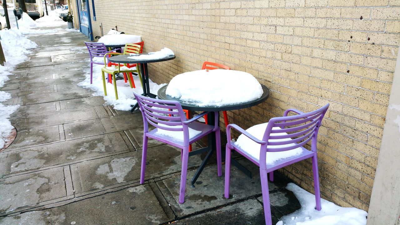 chair, absence, empty, table, day, wood - material, high angle view, in a row, outdoors, no people, seat, moored, sunlight, relaxation, bench, group of objects, arrangement, sidewalk cafe, side by side, large group of objects