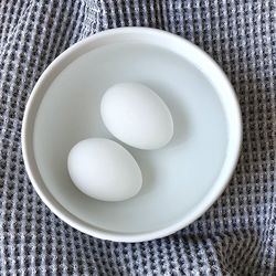  boiled eggs  cooling down