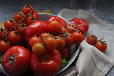 Close-up of tomatoes in bowl