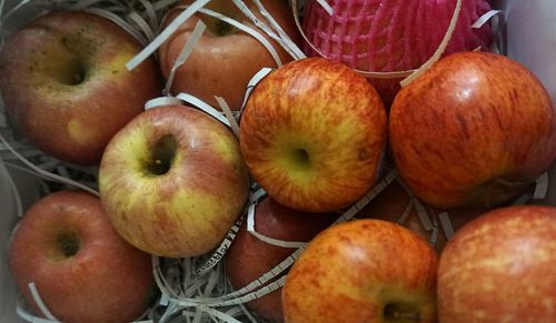 Close-up of apples in basket