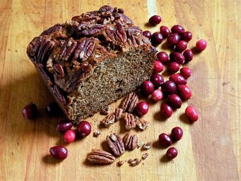 Coffee cake on cutting board