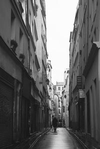 Narrow alley in city