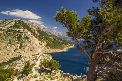 Wonderful croatian landscape with mountains and azure water, adriatic sea