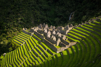 The ruins from wiñay wayna on the wayto machu picchu by the inca trek