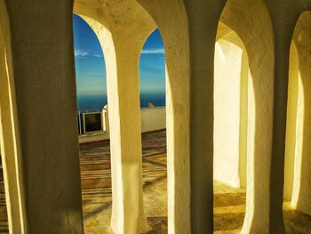 Sea seen through arch window