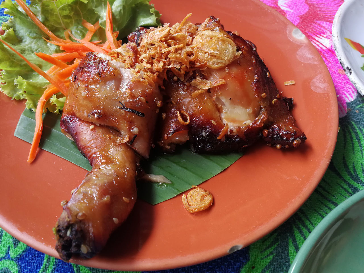 HIGH ANGLE VIEW OF MEAL SERVED IN PLATE