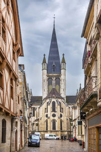 Panoramic view of buildings against sky in city