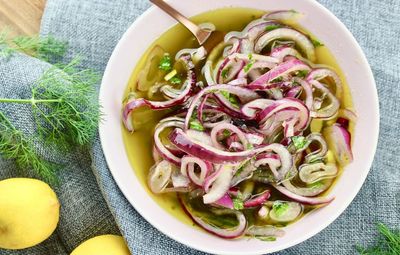 Red onion salad 