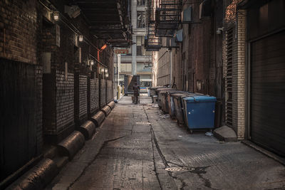 Delivery service chicago alley