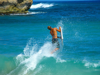 Waves splashing in sea