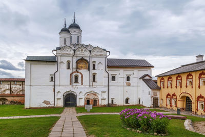 View of cathedral against sky